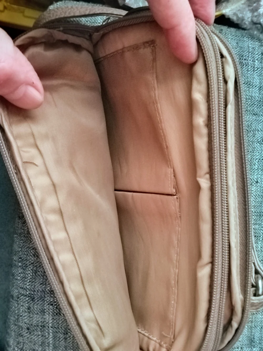 Women's Crossbody Bag in Taupe